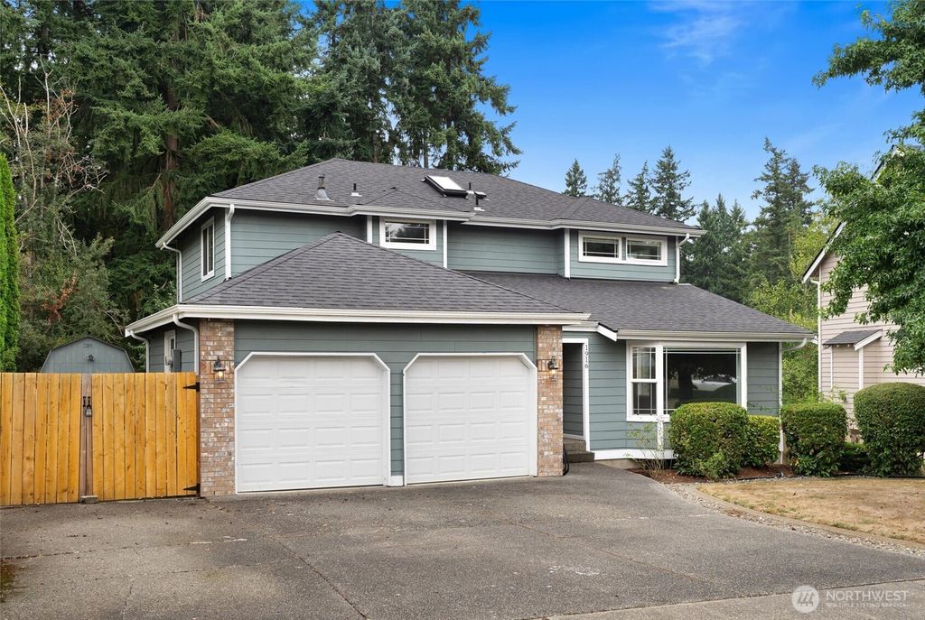 Photo of 1916 S 379th St St, Federal Way, WA 98003 (MLS # 2434742)