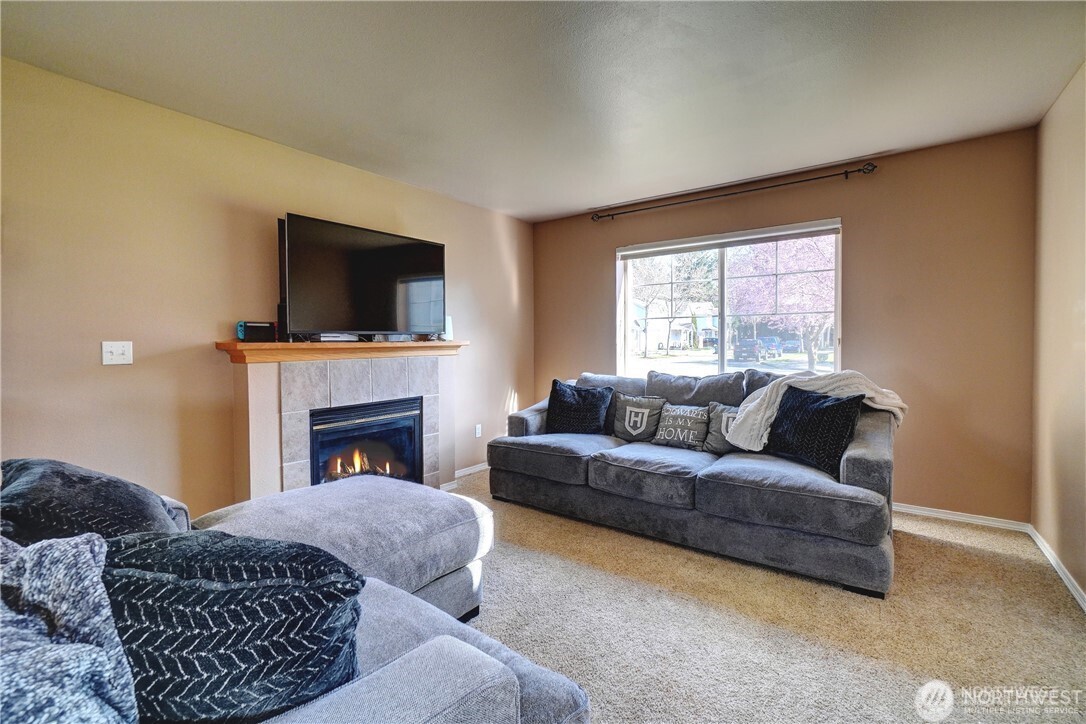 2702 9th SE