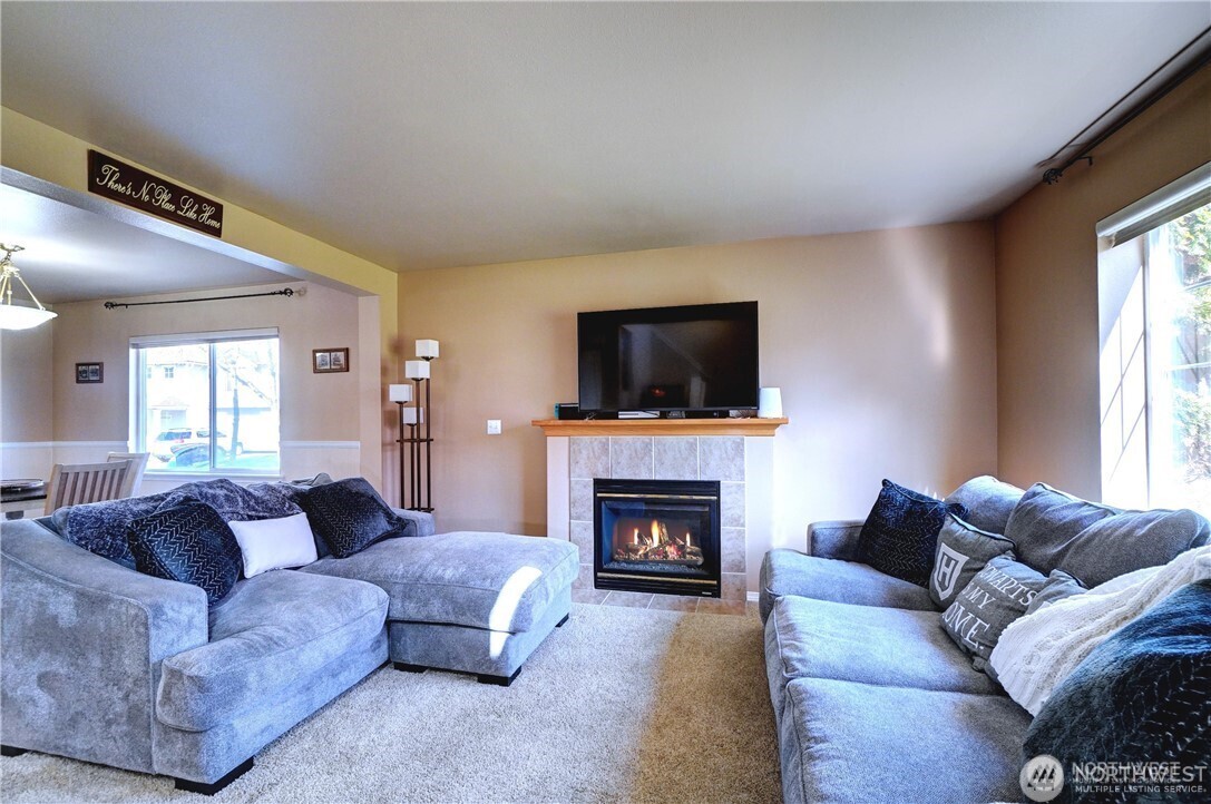2702 9th SE