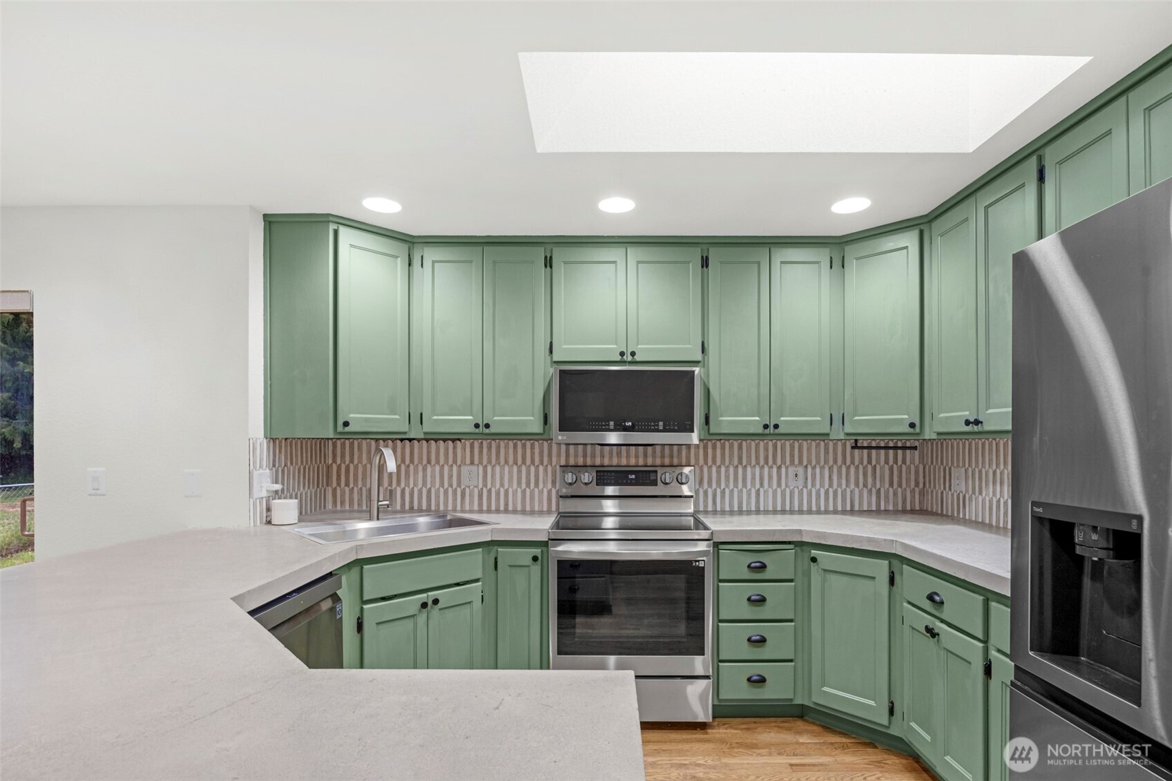 8405 319th Street NW