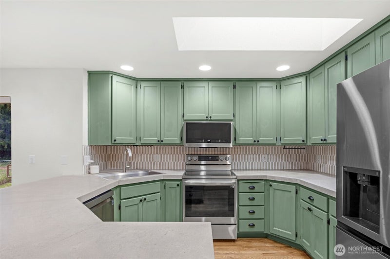 8405 319th Street NW