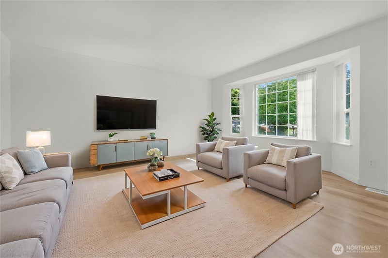 8405 319th Street NW