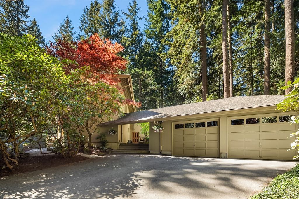 Photo of 4270 132nd Avenue NE, Bellevue, WA 98005 (MLS # 2229637)