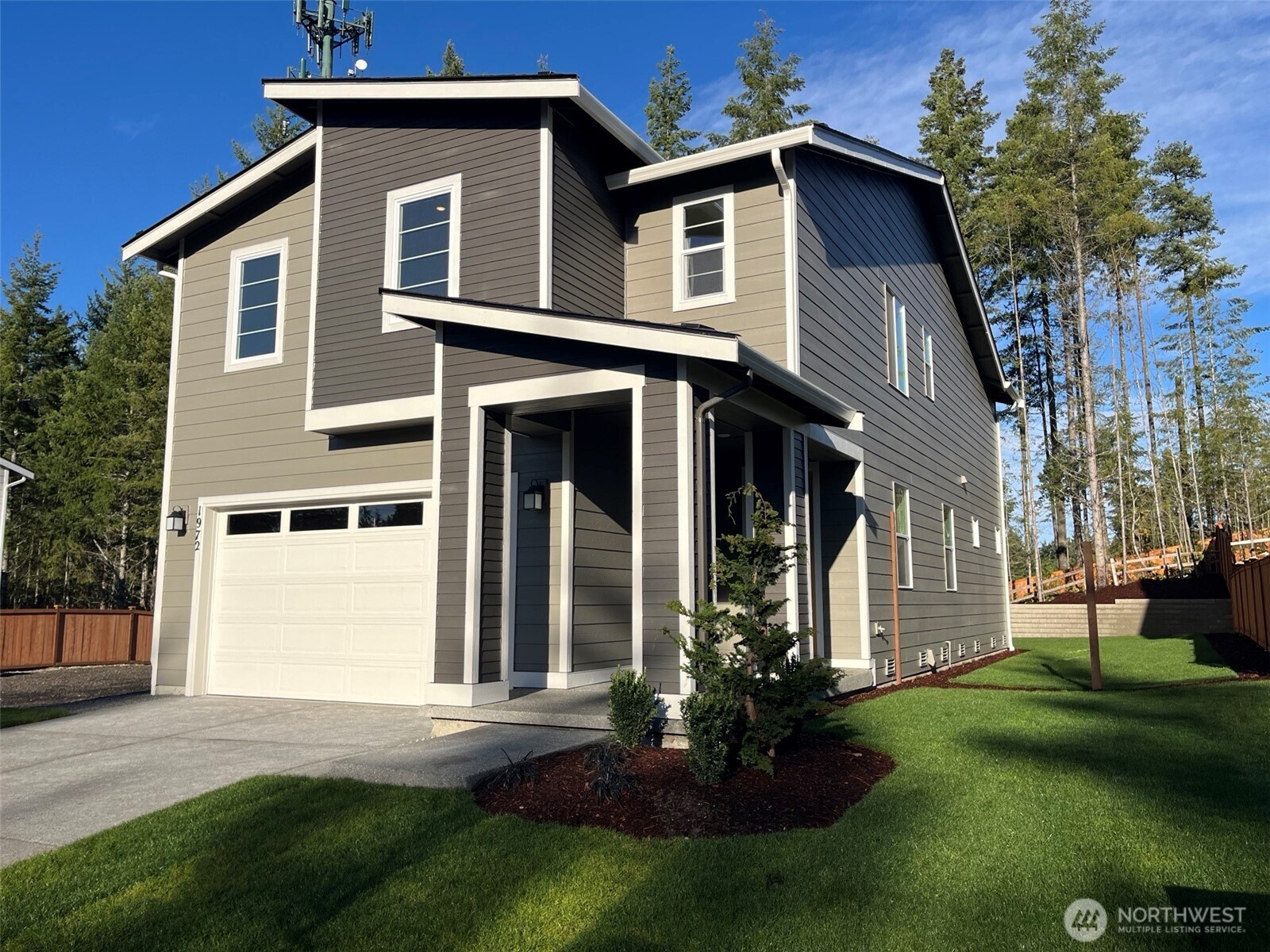 1972 NW Meadowview Drive 4