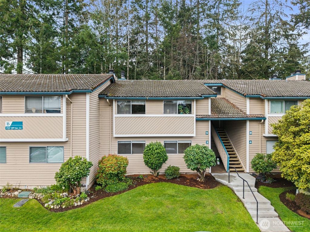 Photo of 17527 149th Avenue SE #B3, Renton, WA 98058 (MLS # 2357125)