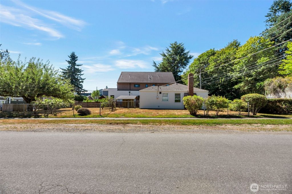 Photo of 3854 36th Avenue W, Seattle, WA 98199 (MLS # 2415507)