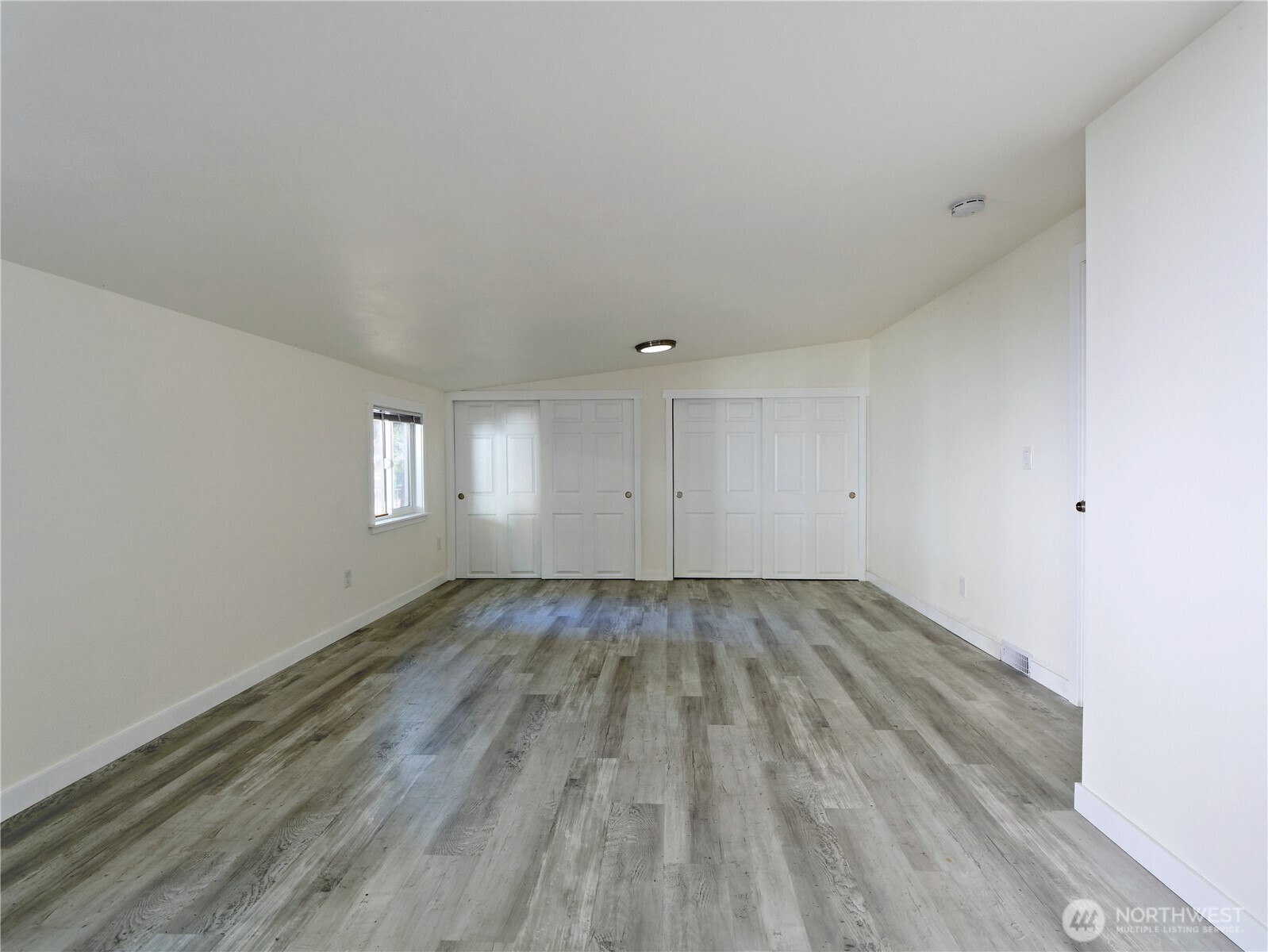 Bellevue, Washington 98006, United States, 4 Bedrooms Bedrooms, ,2 BathroomsBathrooms,Residential,Active,114245