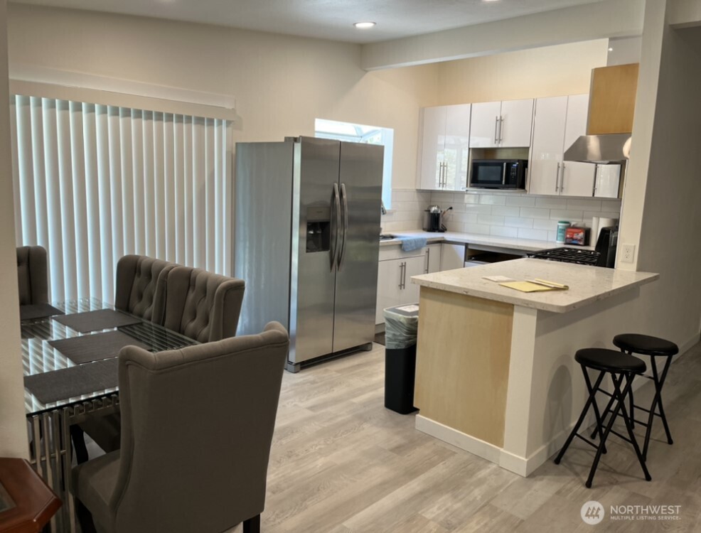 Bellevue, Washington 98006, United States, 4 Bedrooms Bedrooms, ,2 BathroomsBathrooms,Residential,Active,114245