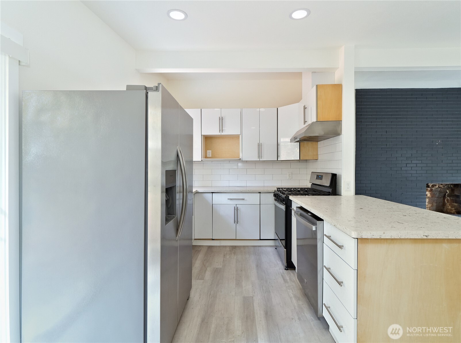 Bellevue, Washington 98006, United States, 4 Bedrooms Bedrooms, ,2 BathroomsBathrooms,Residential,Active,114245