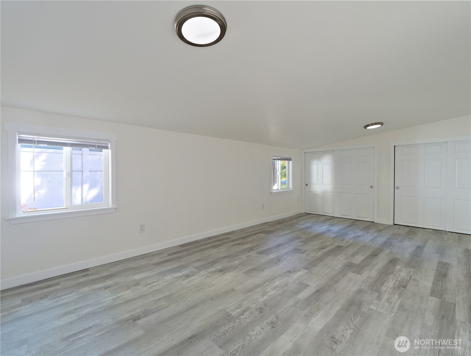 Bellevue, Washington 98006, United States, 4 Bedrooms Bedrooms, ,2 BathroomsBathrooms,Residential,Active,114245