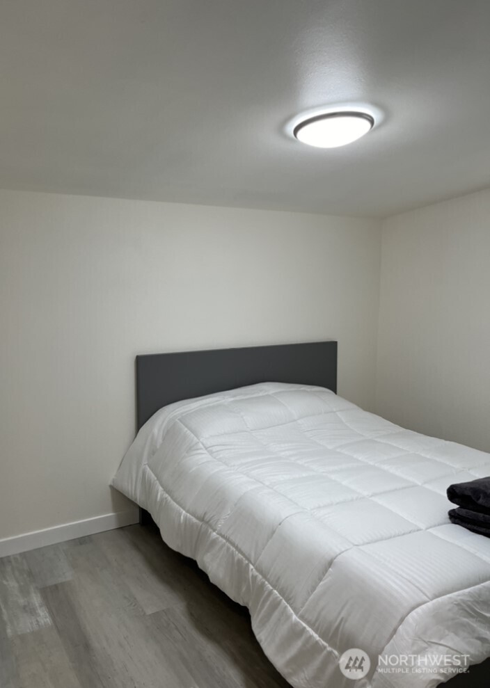 Bellevue, Washington 98006, United States, 4 Bedrooms Bedrooms, ,2 BathroomsBathrooms,Residential,Active,114245