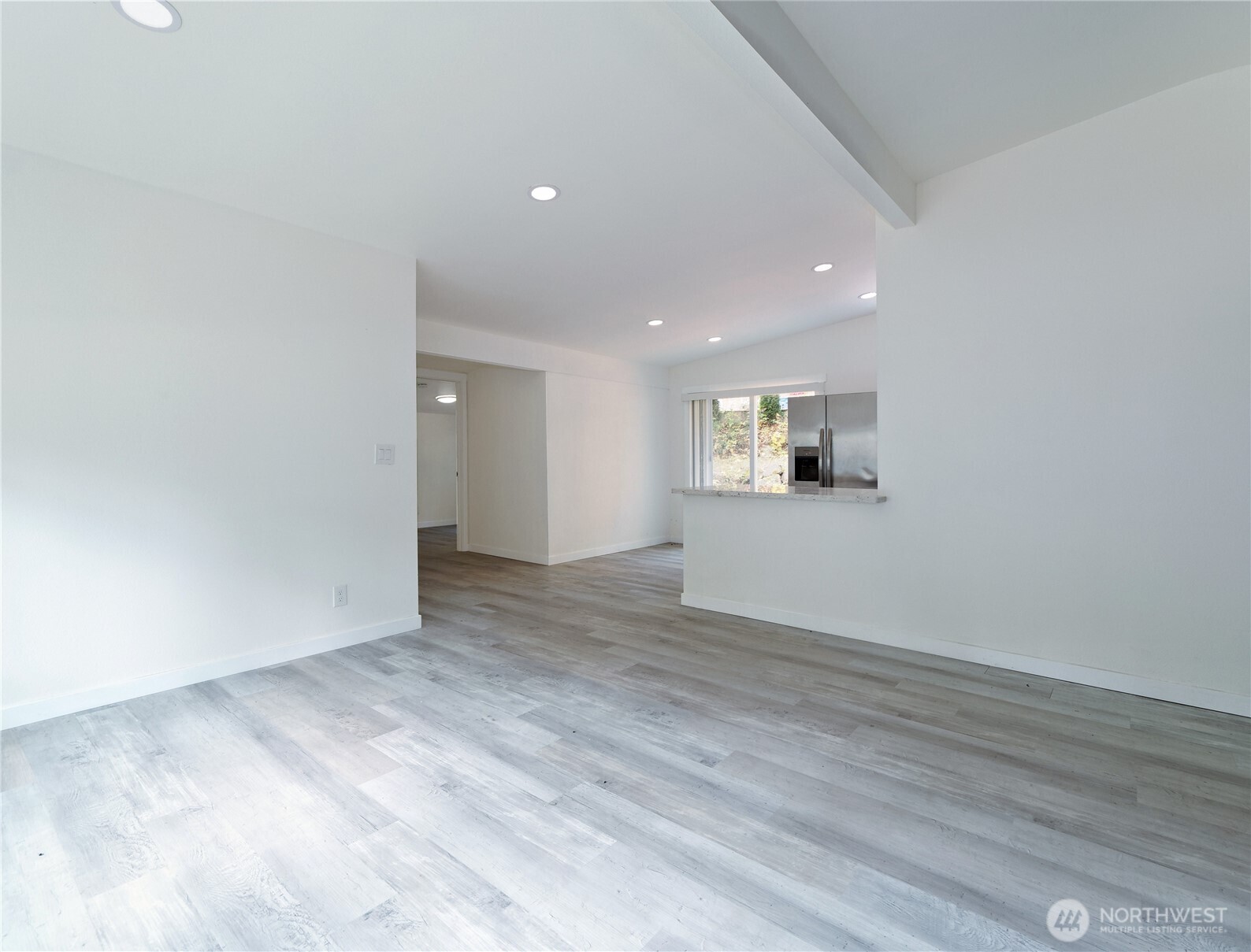 Bellevue, Washington 98006, United States, 4 Bedrooms Bedrooms, ,2 BathroomsBathrooms,Residential,Active,114245