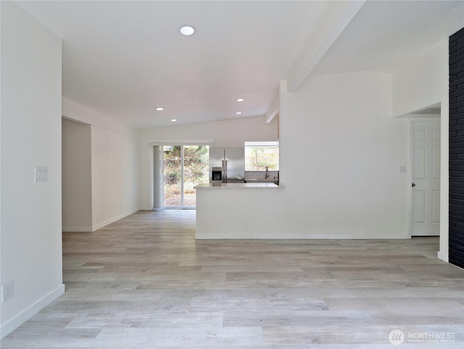 Bellevue, Washington 98006, United States, 4 Bedrooms Bedrooms, ,2 BathroomsBathrooms,Residential,Active,114245