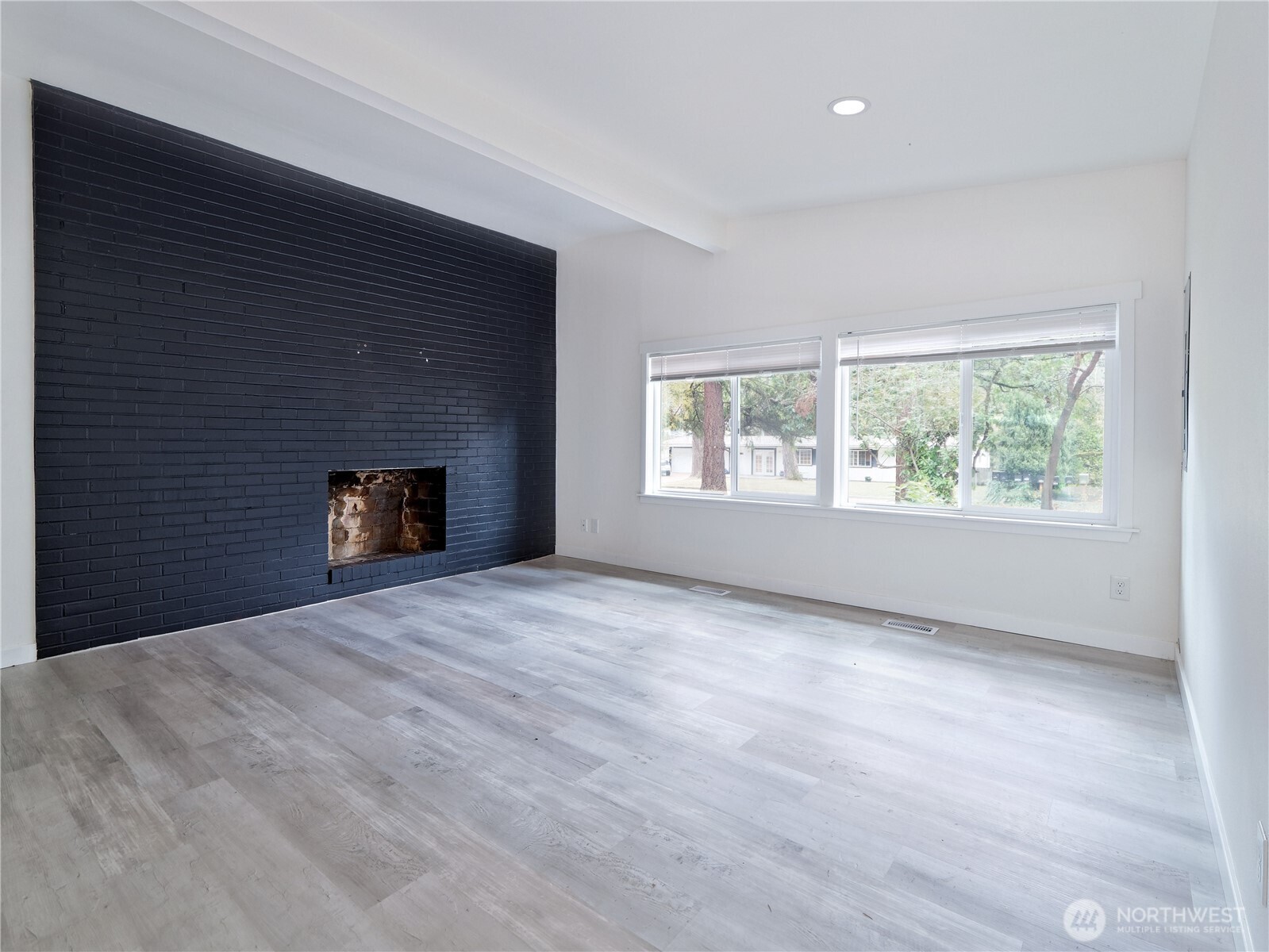 Bellevue, Washington 98006, United States, 4 Bedrooms Bedrooms, ,2 BathroomsBathrooms,Residential,Active,114245