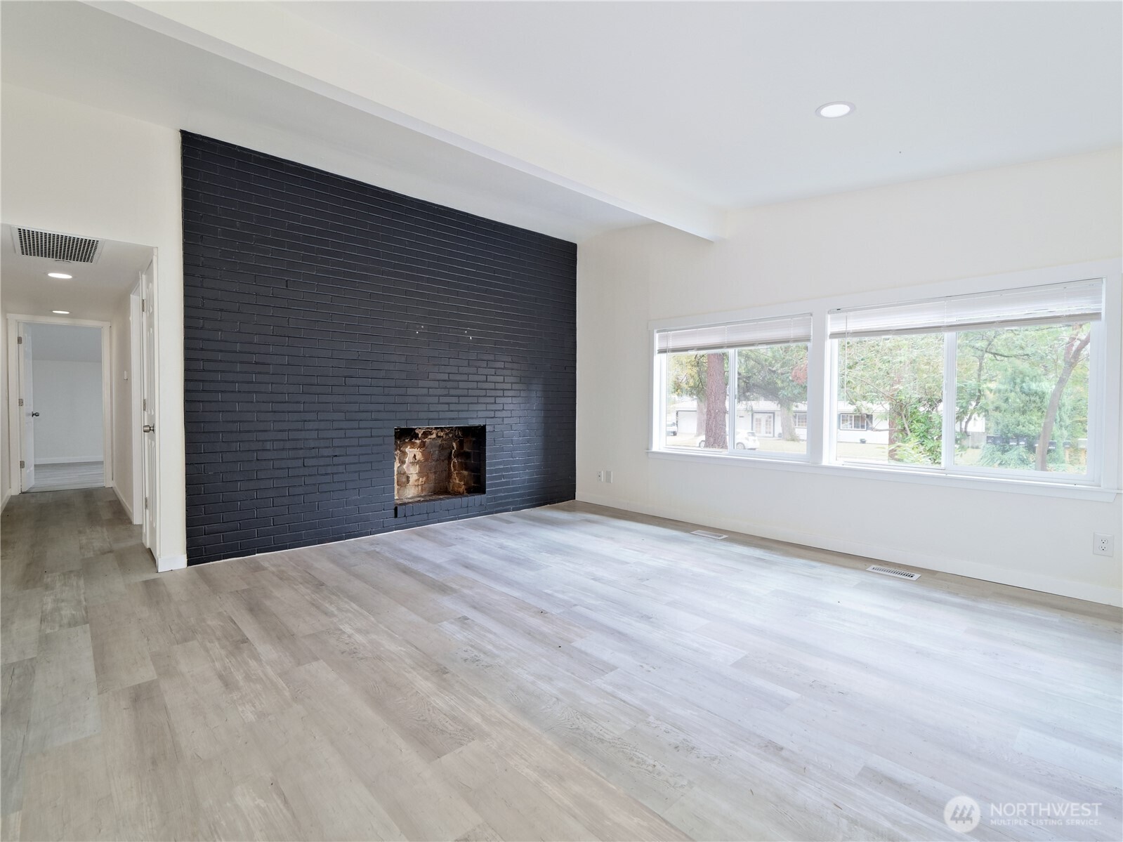 Bellevue, Washington 98006, United States, 4 Bedrooms Bedrooms, ,2 BathroomsBathrooms,Residential,Active,114245