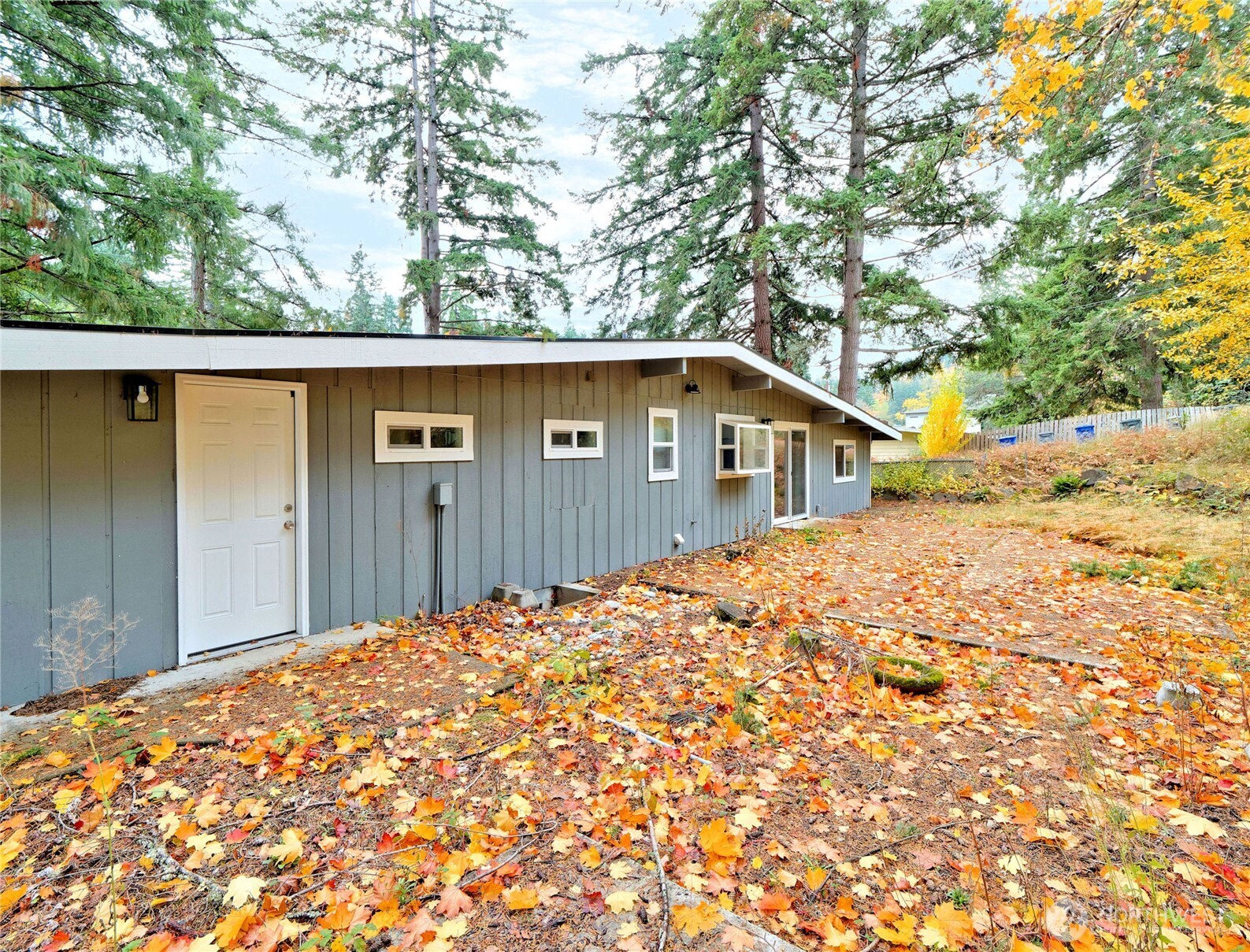 Bellevue, Washington 98006, United States, 4 Bedrooms Bedrooms, ,2 BathroomsBathrooms,Residential,Active,114245