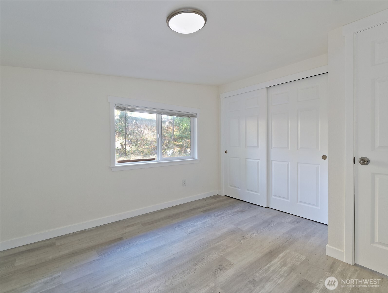 Bellevue, Washington 98006, United States, 4 Bedrooms Bedrooms, ,2 BathroomsBathrooms,Residential,Active,114245