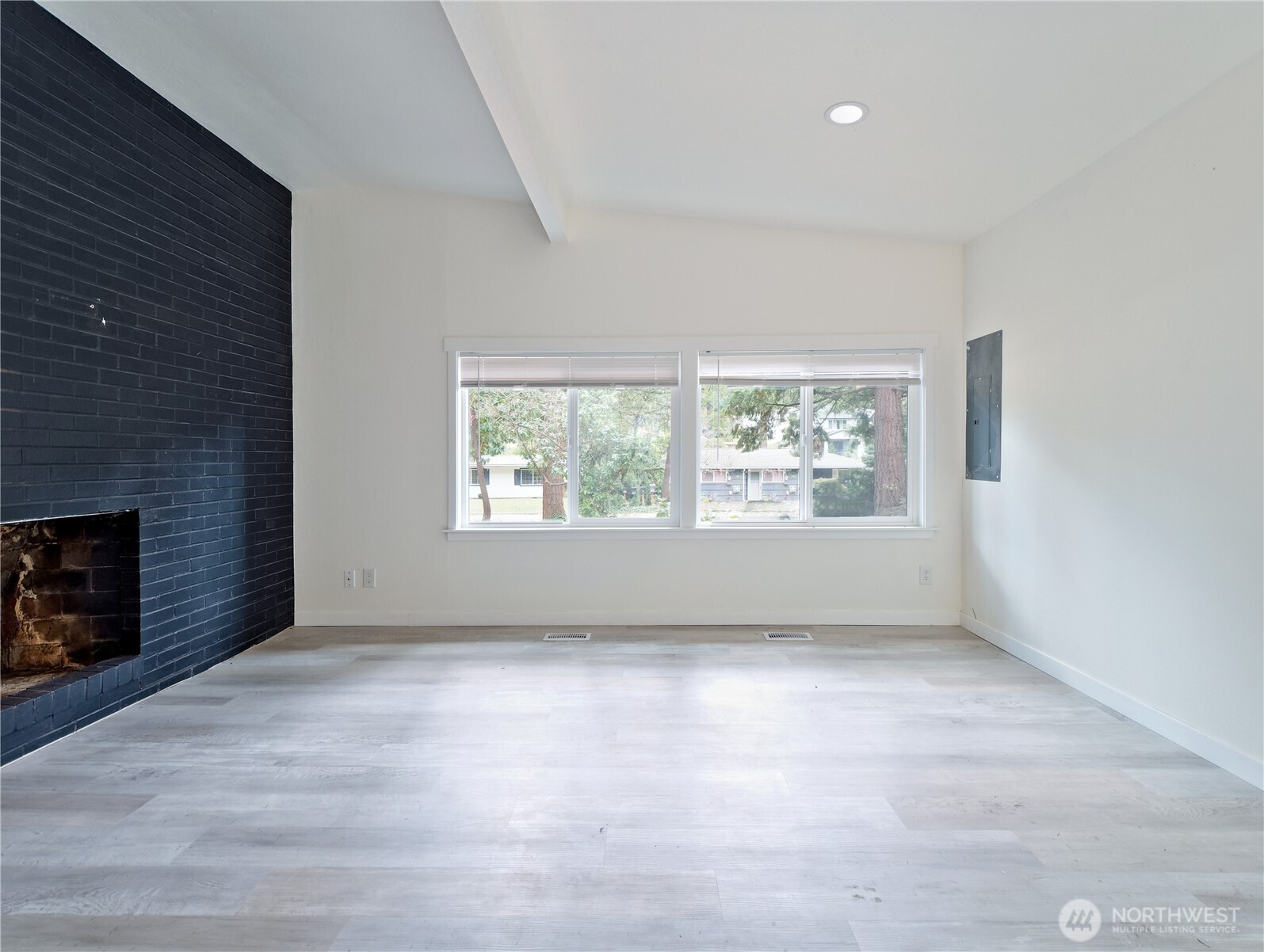 Bellevue, Washington 98006, United States, 4 Bedrooms Bedrooms, ,2 BathroomsBathrooms,Residential,Active,114245