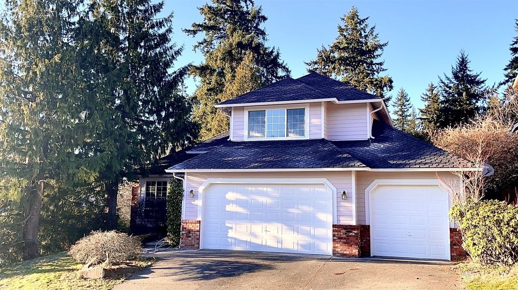Photo of 11310 SE 86th Place Pl, Newcastle, WA 98056 (MLS # 2211402)