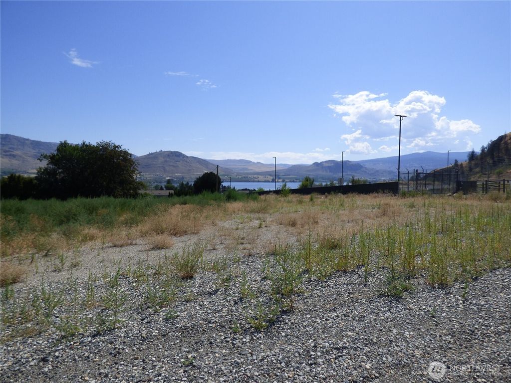 Photo of 17 Swann Lane, Oroville, WA 98844 (MLS # 2514882)