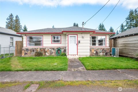 Photo of 1002 N 10th Avenue, Kelso, WA 98626 (MLS # 2487072)
