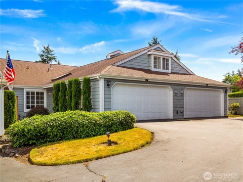 Photo of 6020 N Highlands Parkway #38E, Tacoma, WA 98406 (MLS # 2544473)