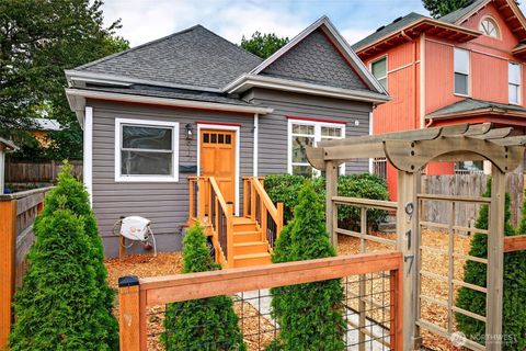 Photo of 917 23rd Avenue, Seattle, WA 98122 (MLS # 2444907)