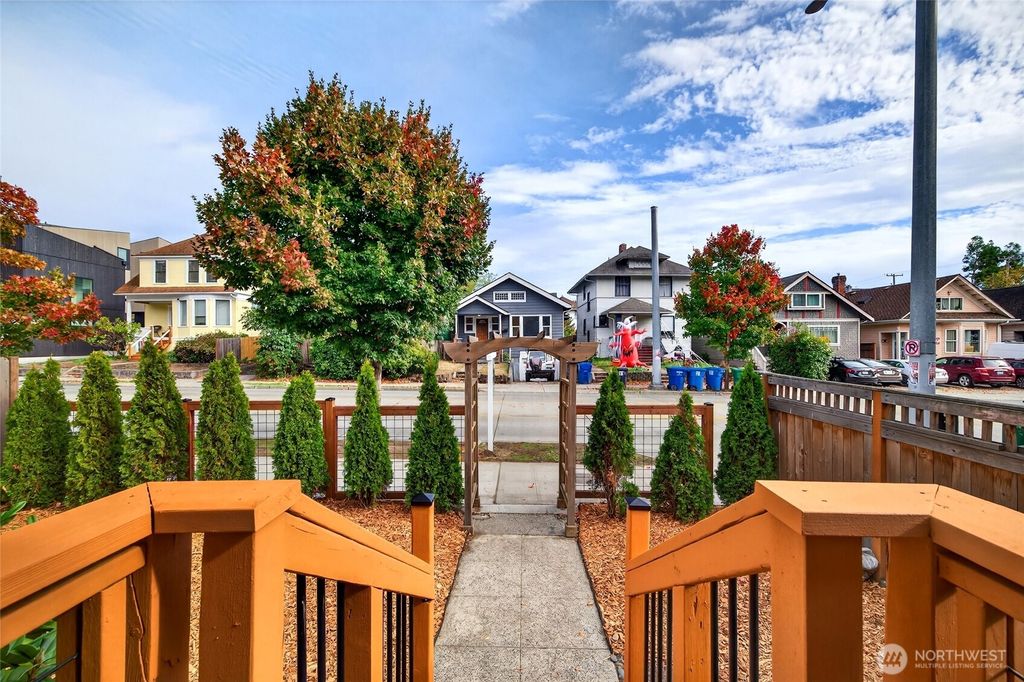 Photo of 917 23rd Avenue, Seattle, WA 98122 (MLS # 2444907)