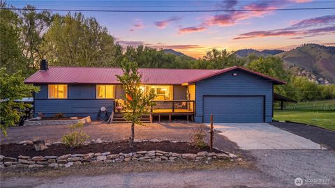 Photo of 5958 Pioneer Drive, Cashmere, WA 98815 (MLS # 2513872)