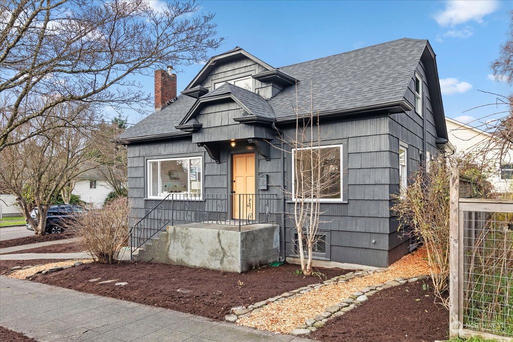 Photo of 1116 NW 75th Street, Seattle, WA 98117 (MLS # 2188190)