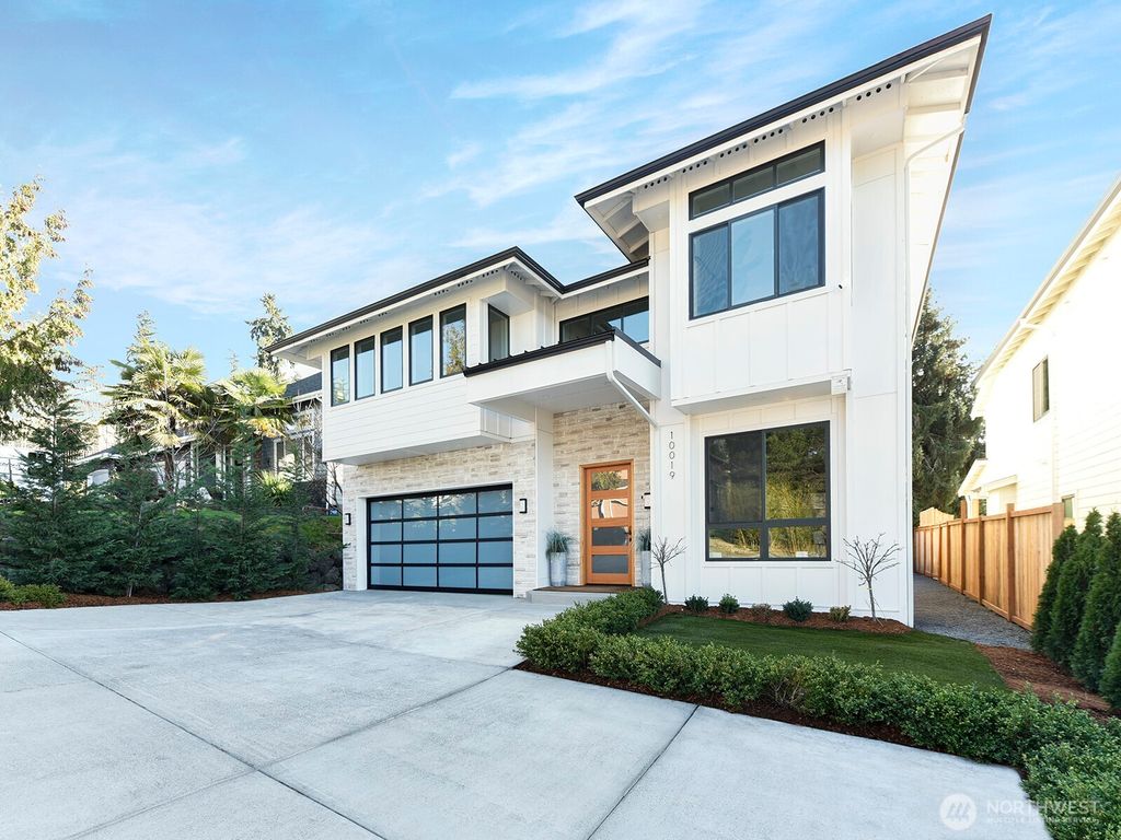 Photo of 10019 SE 226th Place, Kent, WA 98031 (MLS # 2480042)