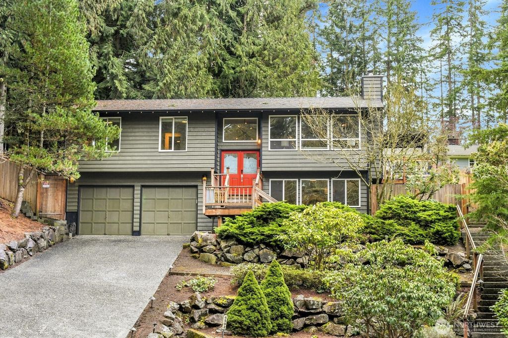 Photo of 6502 173rd Street SW, Lynnwood, WA 98037 (MLS # 2342928)
