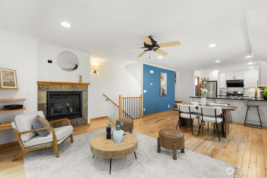 Photo of 806 N 49th Street, Seattle, WA 98103 (MLS # 2522190)