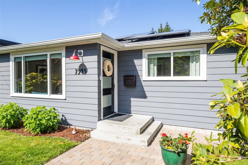 Photo of 7945 17th Avenue SW, Seattle, WA 98106 (MLS # 2068692)