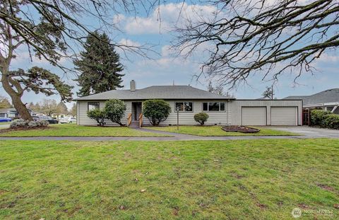 Photo of 1411 8th Avenue, Longview, WA 98632 (MLS # 2476497)