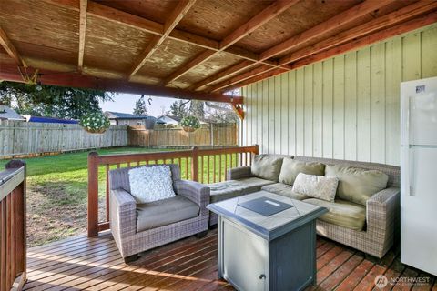 Photo of 4003 NE 6th Court, Renton, WA 98056 (MLS # 2466582)