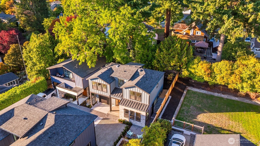 Photo of 634 + 636 Eleventh Avenue, Kirkland, WA 98033 (MLS # 2580275)
