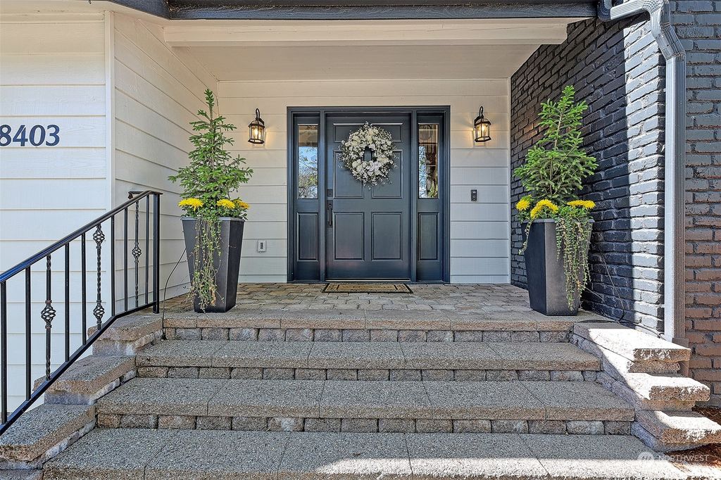 Photo of 8403 E Mercer Way, Mercer Island, WA 98040 (MLS # 2218138)