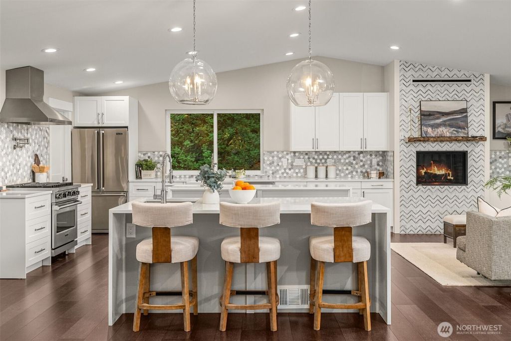 Photo of 7429 NE 129th Street, Kirkland, WA 98034 (MLS # 2378728)