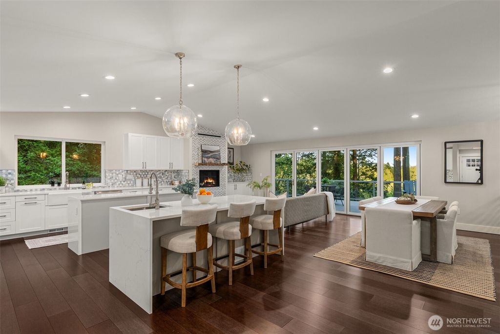 Photo of 7429 NE 129th Street, Kirkland, WA 98034 (MLS # 2378728)
