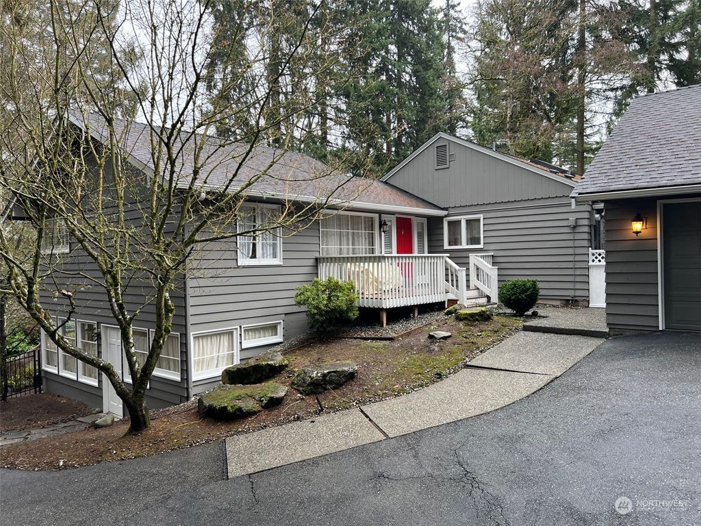 Photo of 7023 E Mercer Way, Mercer Island, WA 98040 (MLS # 2195063)