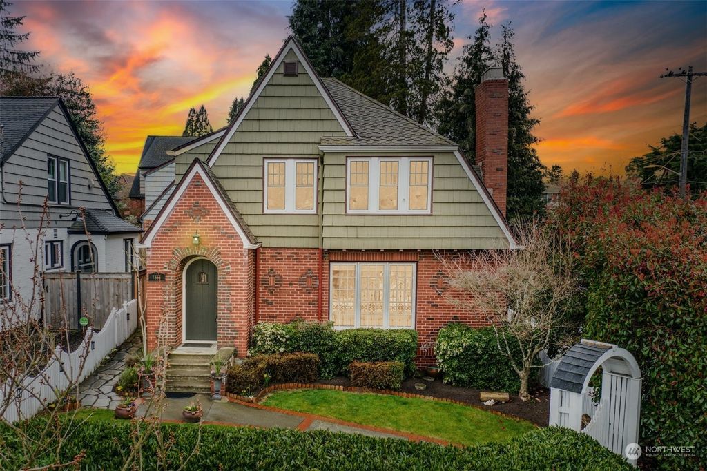 Photo of 7355 19th Avenue NE, Seattle, WA 98115 (MLS # 2045684)