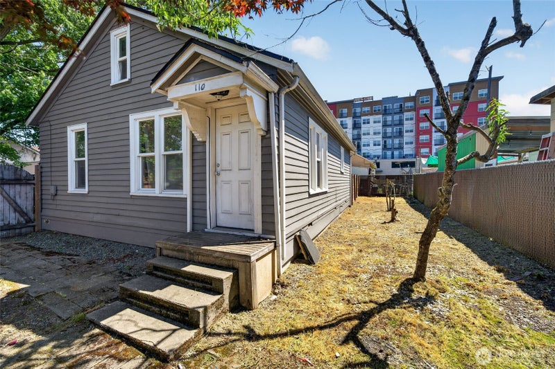 110 Lincoln Avenue