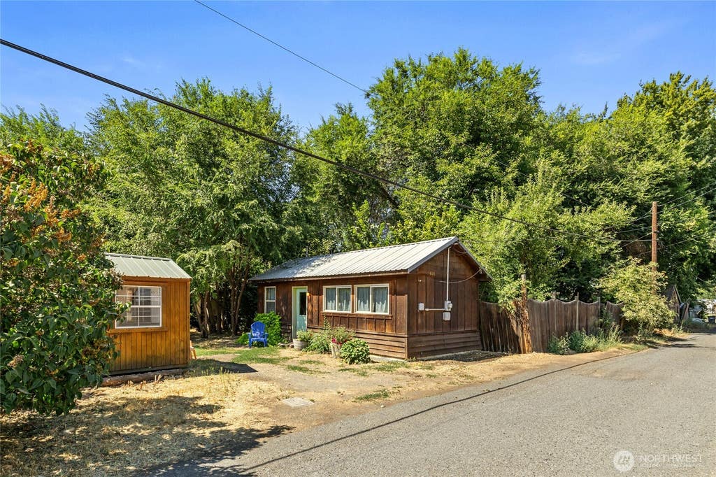 Photo of 606 S Pearl Street, Ellensburg, WA 98926 (MLS # 2568090)