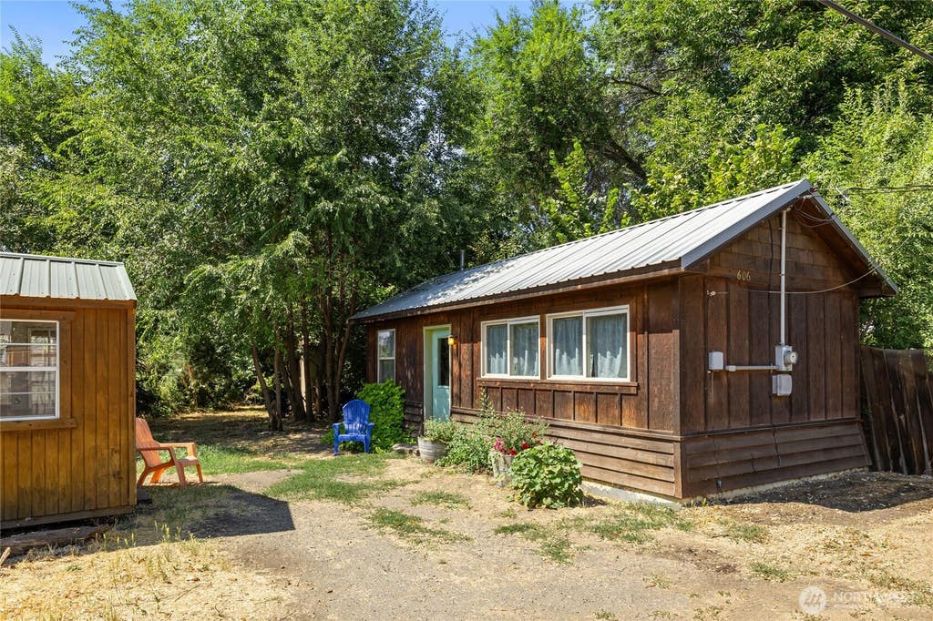 Photo of 606 S Pearl Street, Ellensburg, WA 98926 (MLS # 2568090)