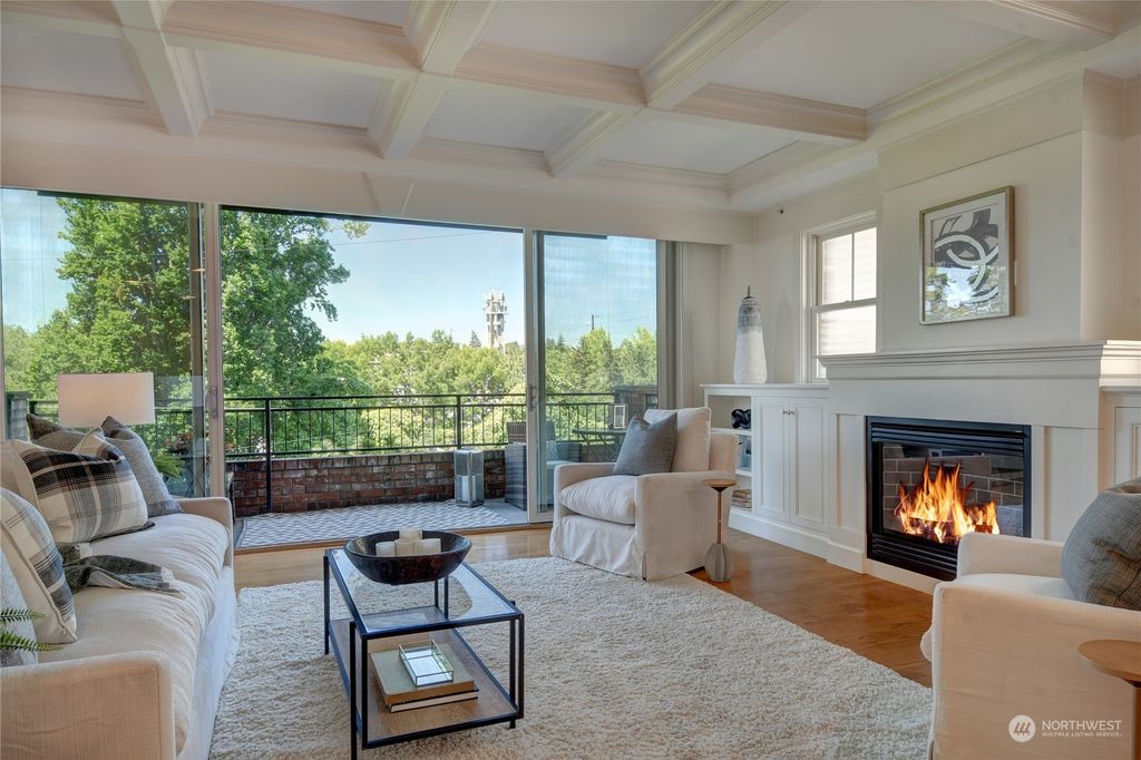 Photo of 1414 1st Avenue W #402, Seattle, WA 98119 (MLS # 2263010)