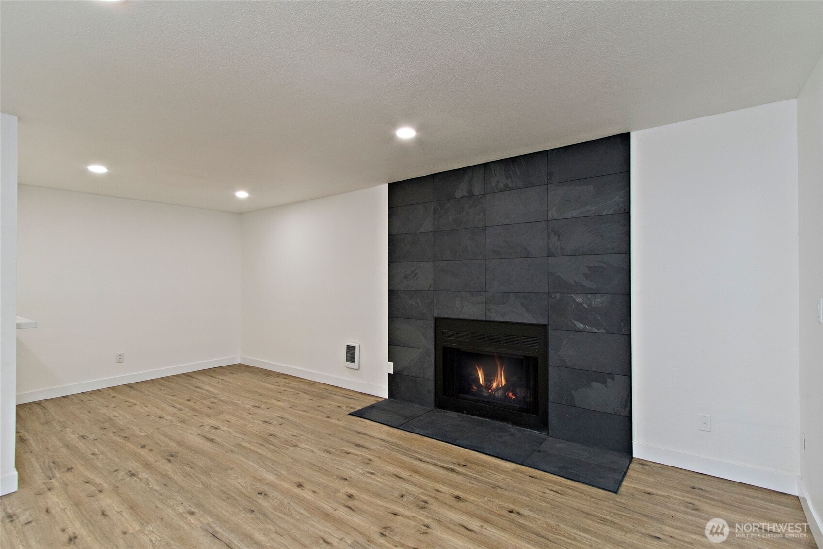 11811 93rd Lane NE 102