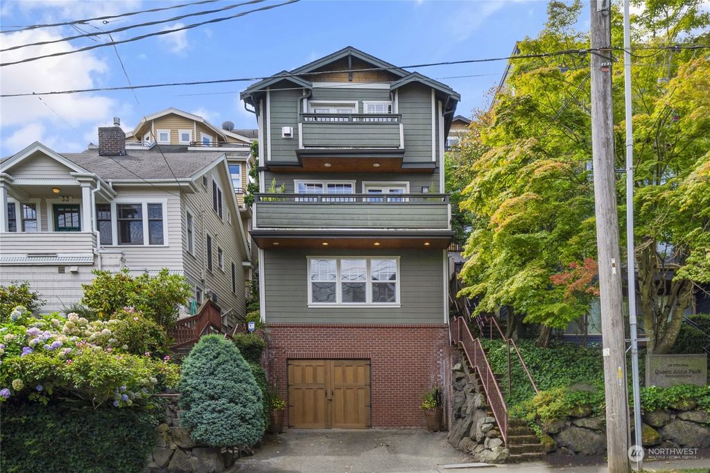 Photo of 31 D Etruria, Seattle, WA 98109 (MLS # 2278439)