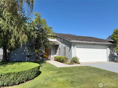 Photo of 717 N Golf Course Drive, Chelan, WA 98816 (MLS # 2535880)