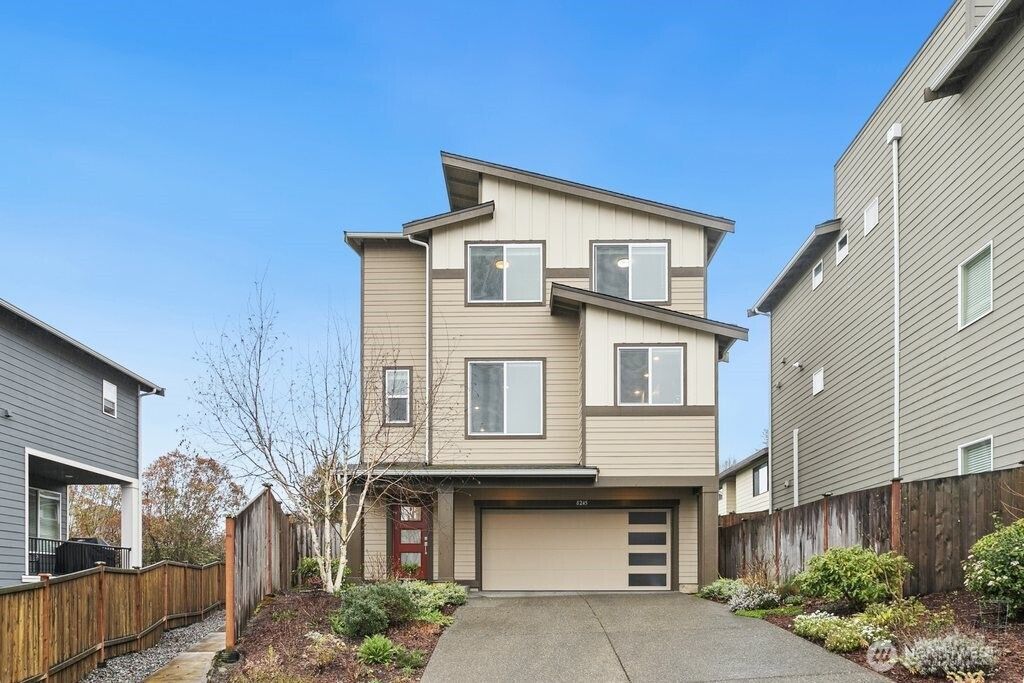 Photo of 8245 S 118th Court, Seattle, WA 98178 (MLS # 2343340)